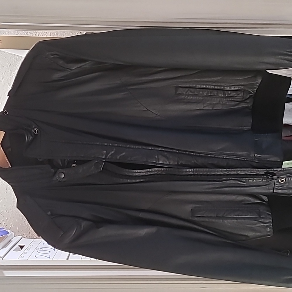 Aberdeen genuine leather jacket. REG 42